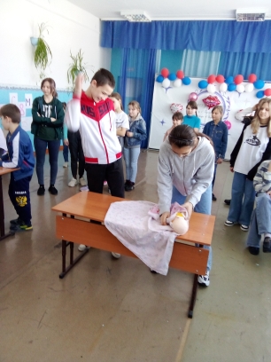 Праздник, посвященный Международному Женскому Дню 8 Марта.